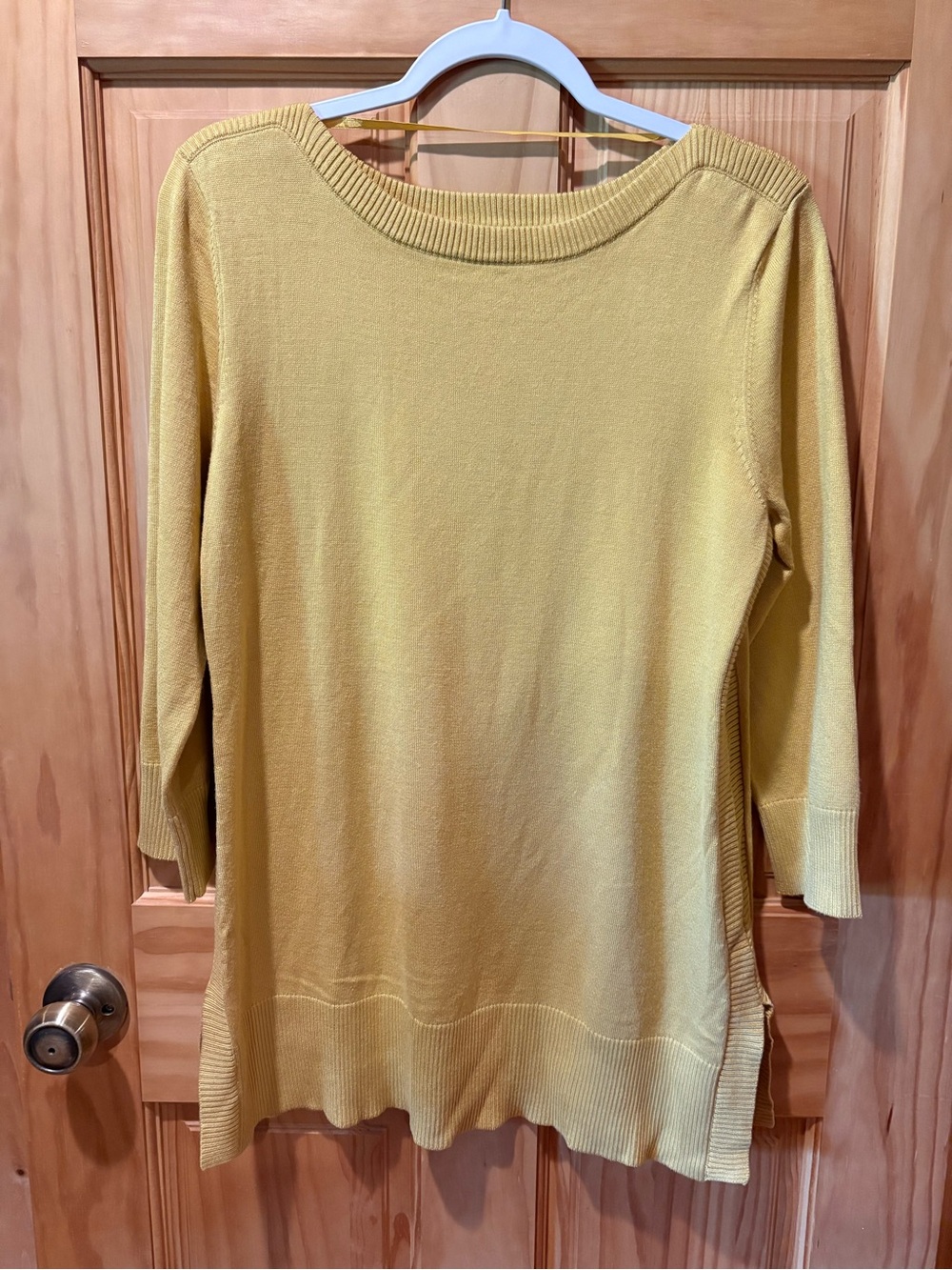 Cable & Gauge women's tunic sweater in a mustard yellow shade size L NWT